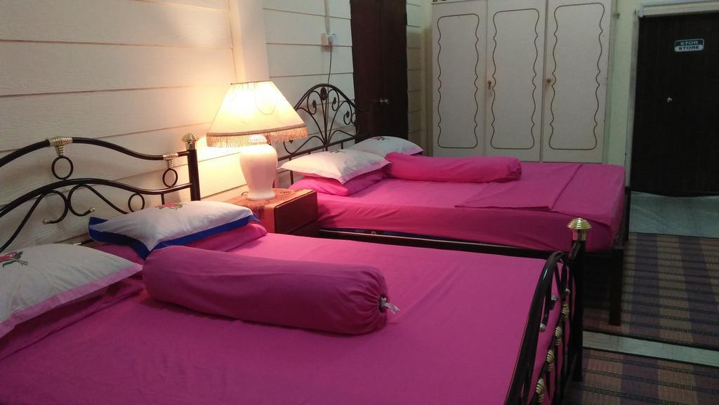 Teratak Ibunda Guest House Kota Bharu Kültér fotó