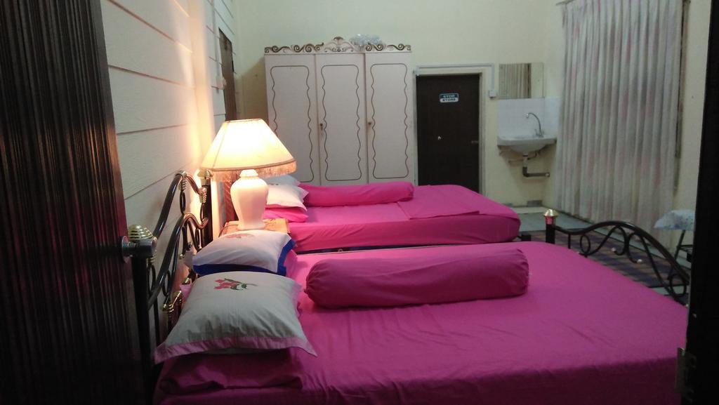 Teratak Ibunda Guest House Kota Bharu Kültér fotó