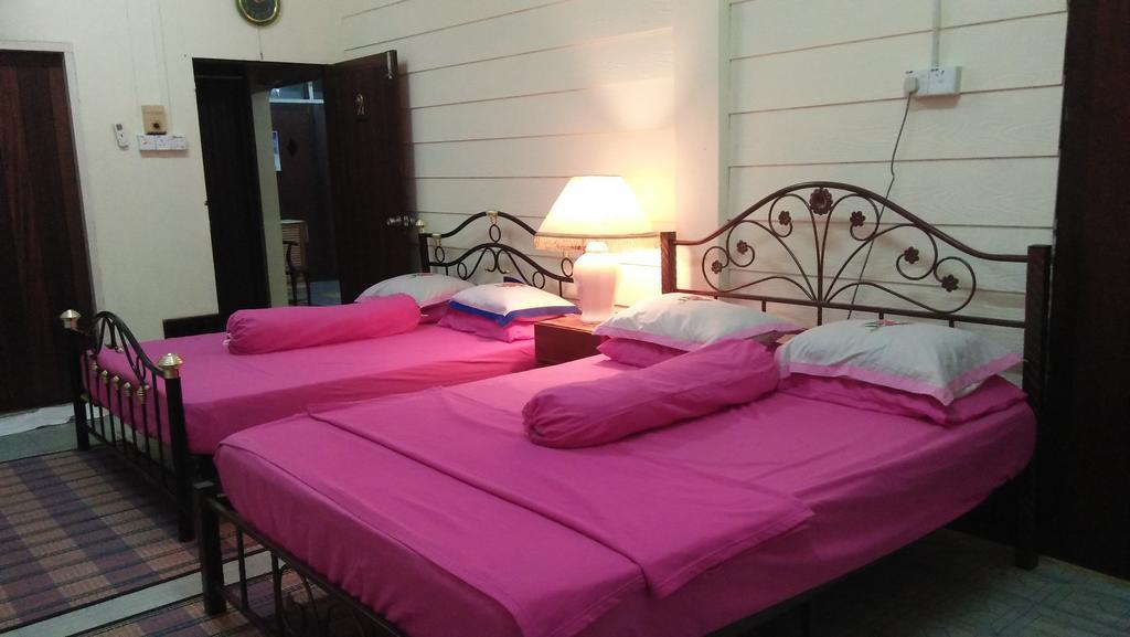 Teratak Ibunda Guest House Kota Bharu Kültér fotó