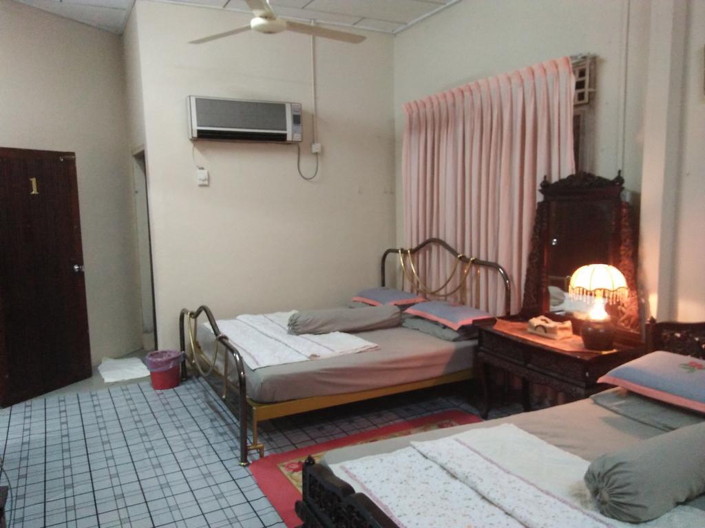 Teratak Ibunda Guest House Kota Bharu Kültér fotó